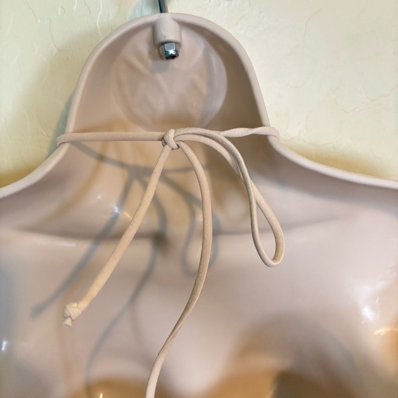 Pretty Little Thing Cut Out Cream Bodycon Dress Size 6 - Picture 6 of 8